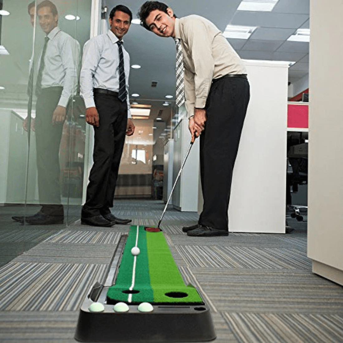 Dual-Speed Pro Putting Green with Auto Ball Return