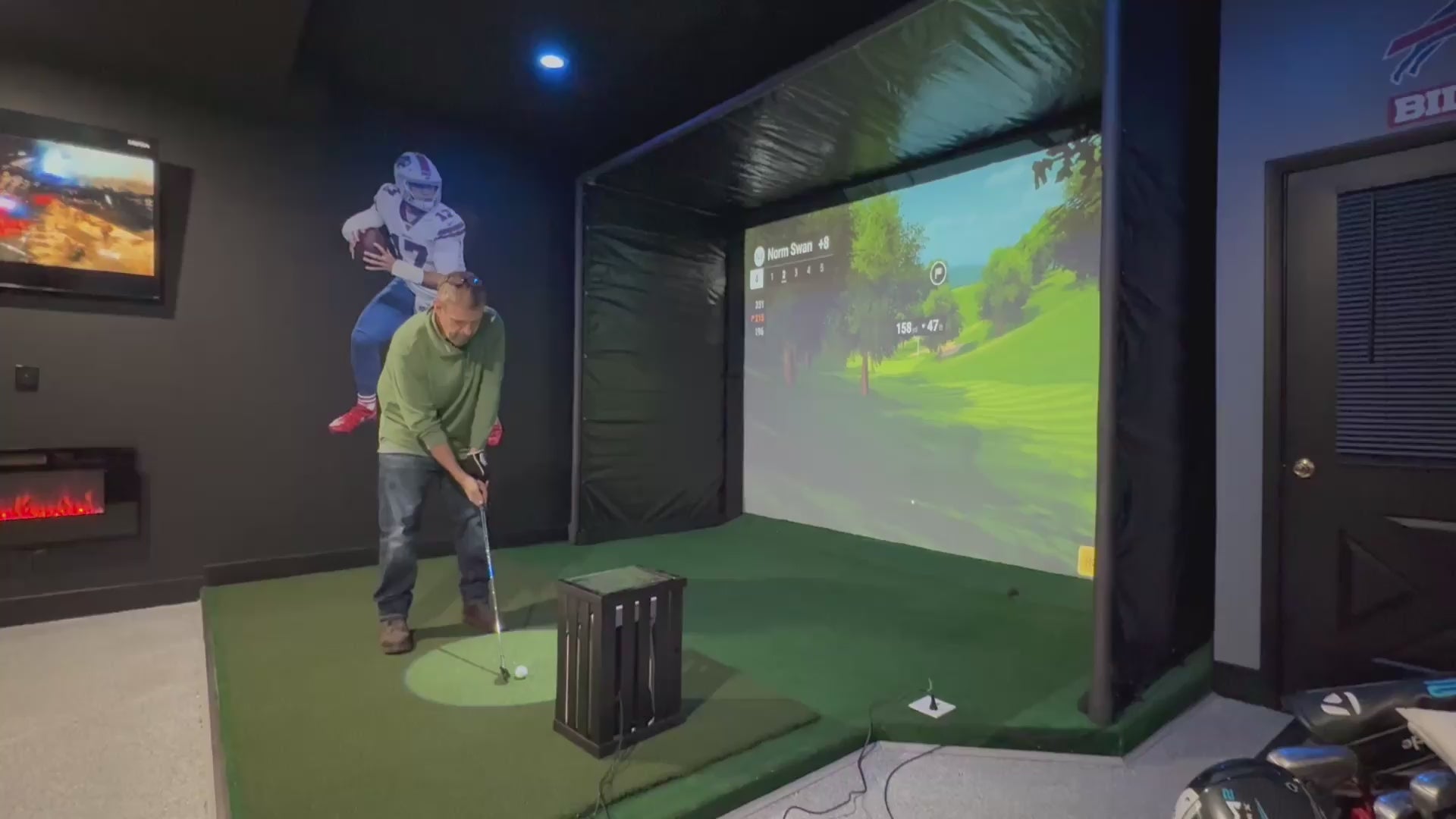 Load video: LaunchLine Pro Golf Simulator Mat 5&#39;x10&#39;